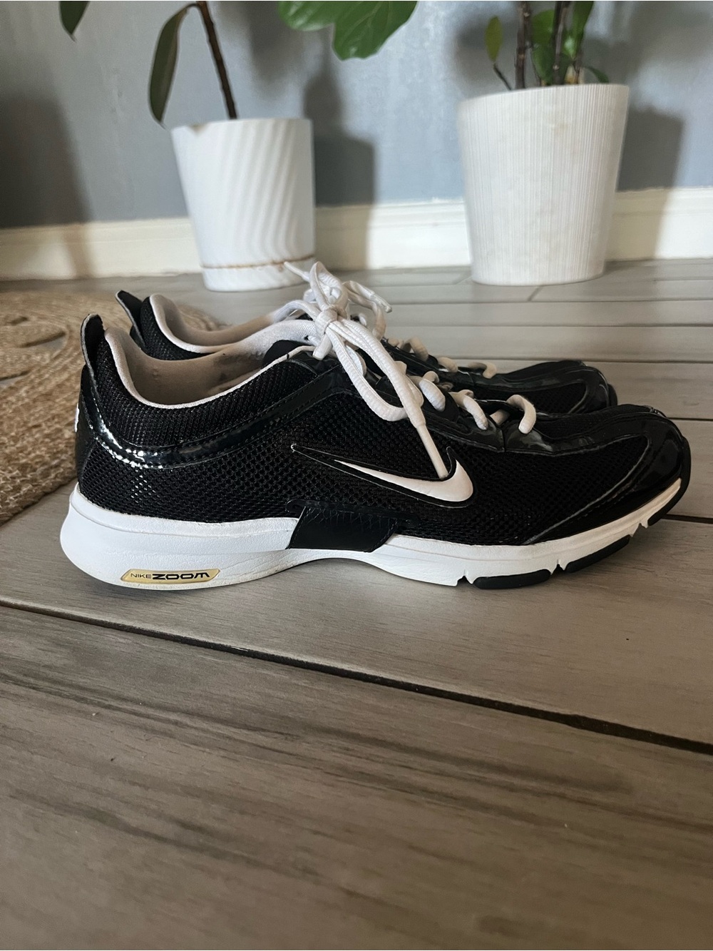 Nike Women’s Black and White Athletic Zoom Sneakers